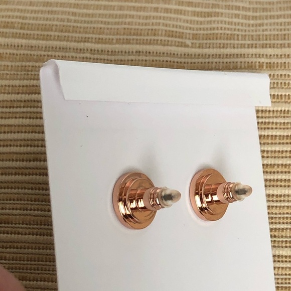Tory Burch Rose Gold Logo And Pearl Drop Earrings - Picture 4 of 7